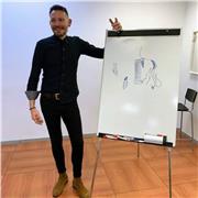 Profesor de Diseño de moda y patronaje
En mesa